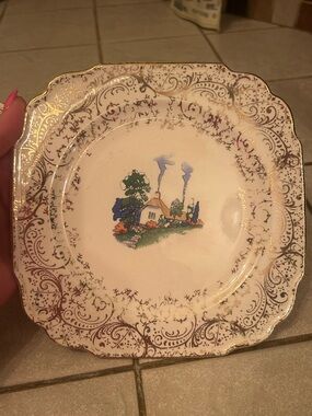 Royal China Vintage 22KT Gold-Trimmed Decorative Plate set with Cottage Scene